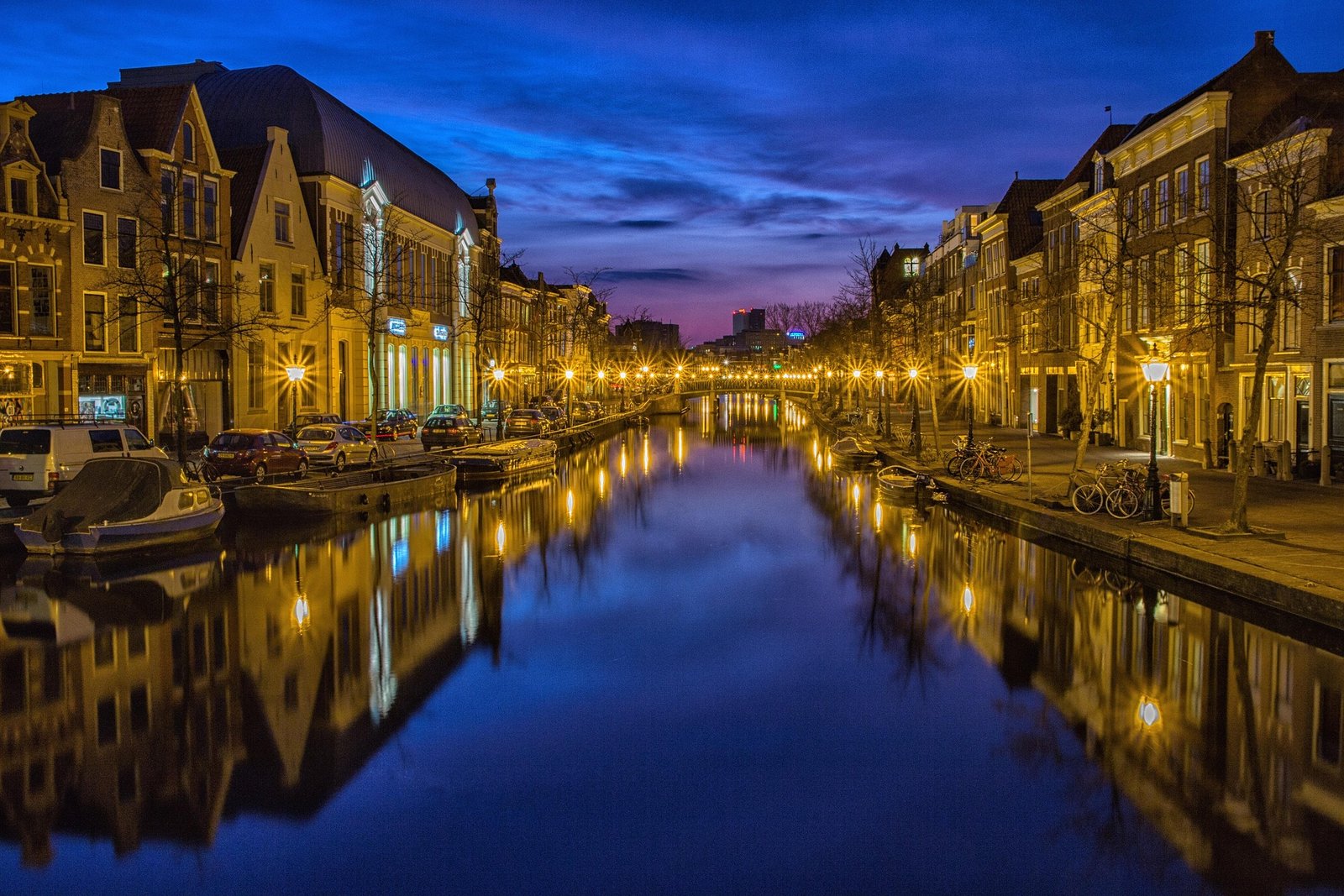Varen in Leiden: Beleef de meest sfeervolle grachtenstad vanaf het water