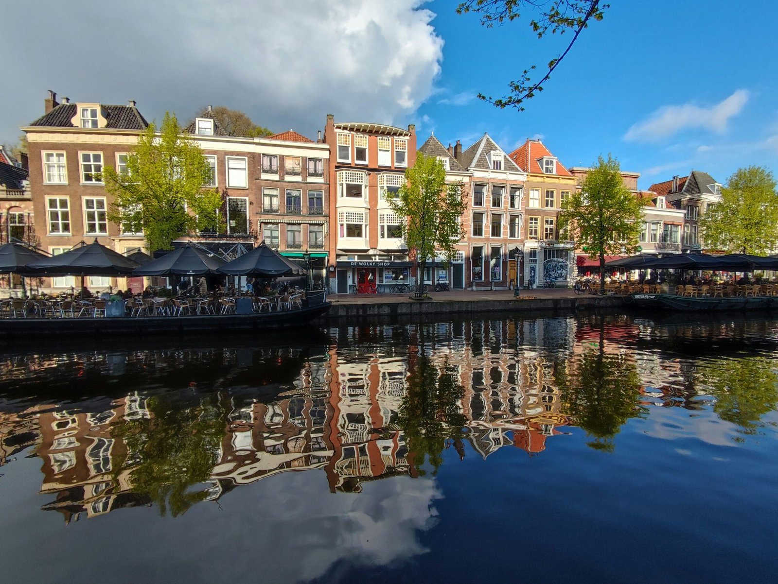 Varen in Leiden: Beleef de meest sfeervolle grachtenstad vanaf het water