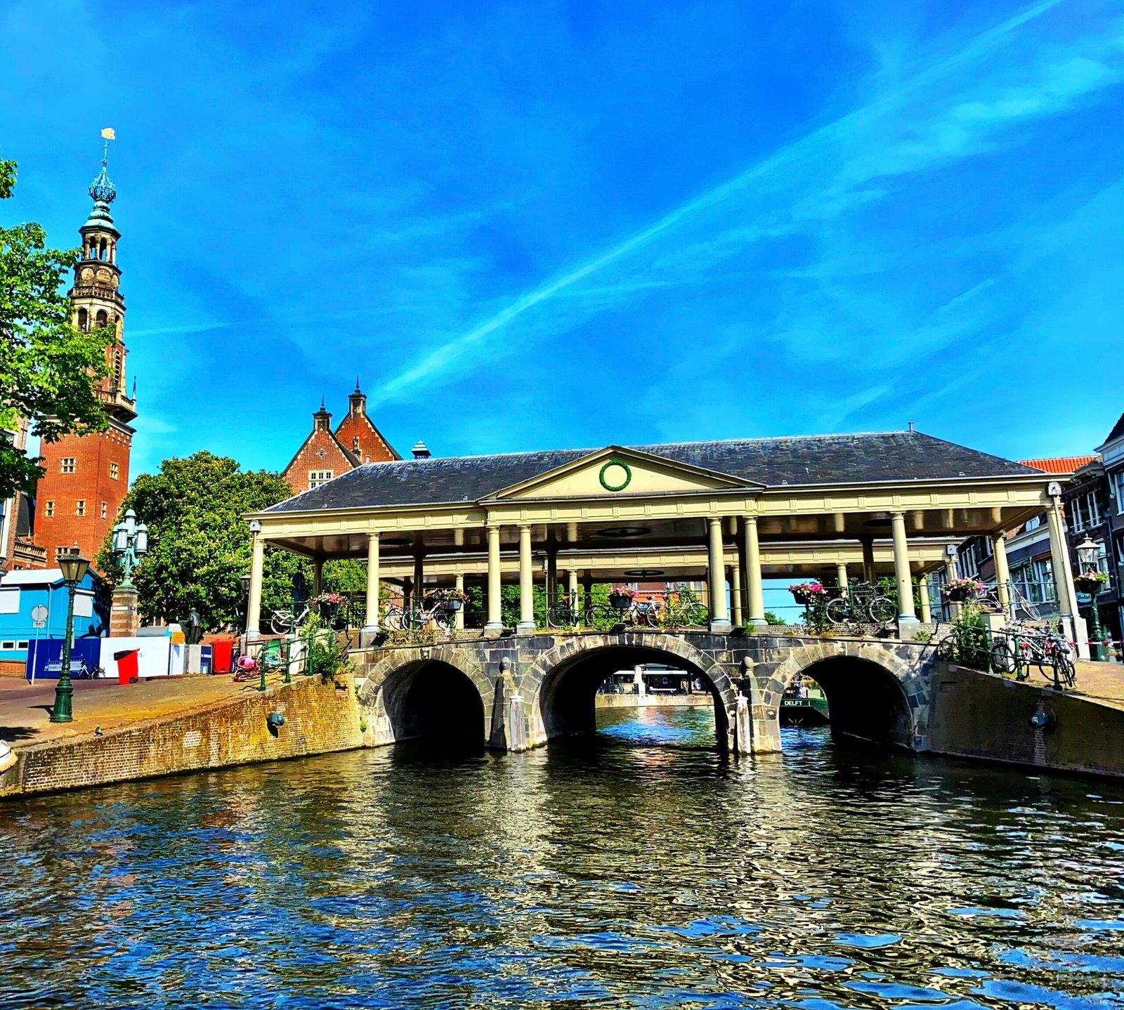 Varen in Leiden: Beleef de meest sfeervolle grachtenstad vanaf het water